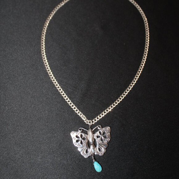 Vintage Sterling Silver Butterfly and Sterling Silver Link Chain - Picture 11 of 13